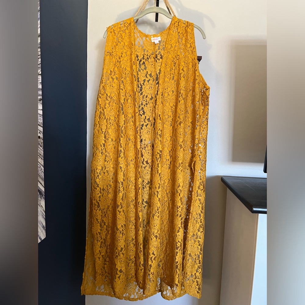 Lace Joy Vest in Mustard